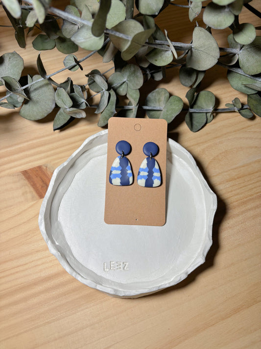 Pendientes estampados azules y blanco (modelo 1)