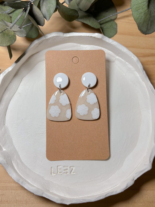 Modelo Vitoria - Flores translúcidas