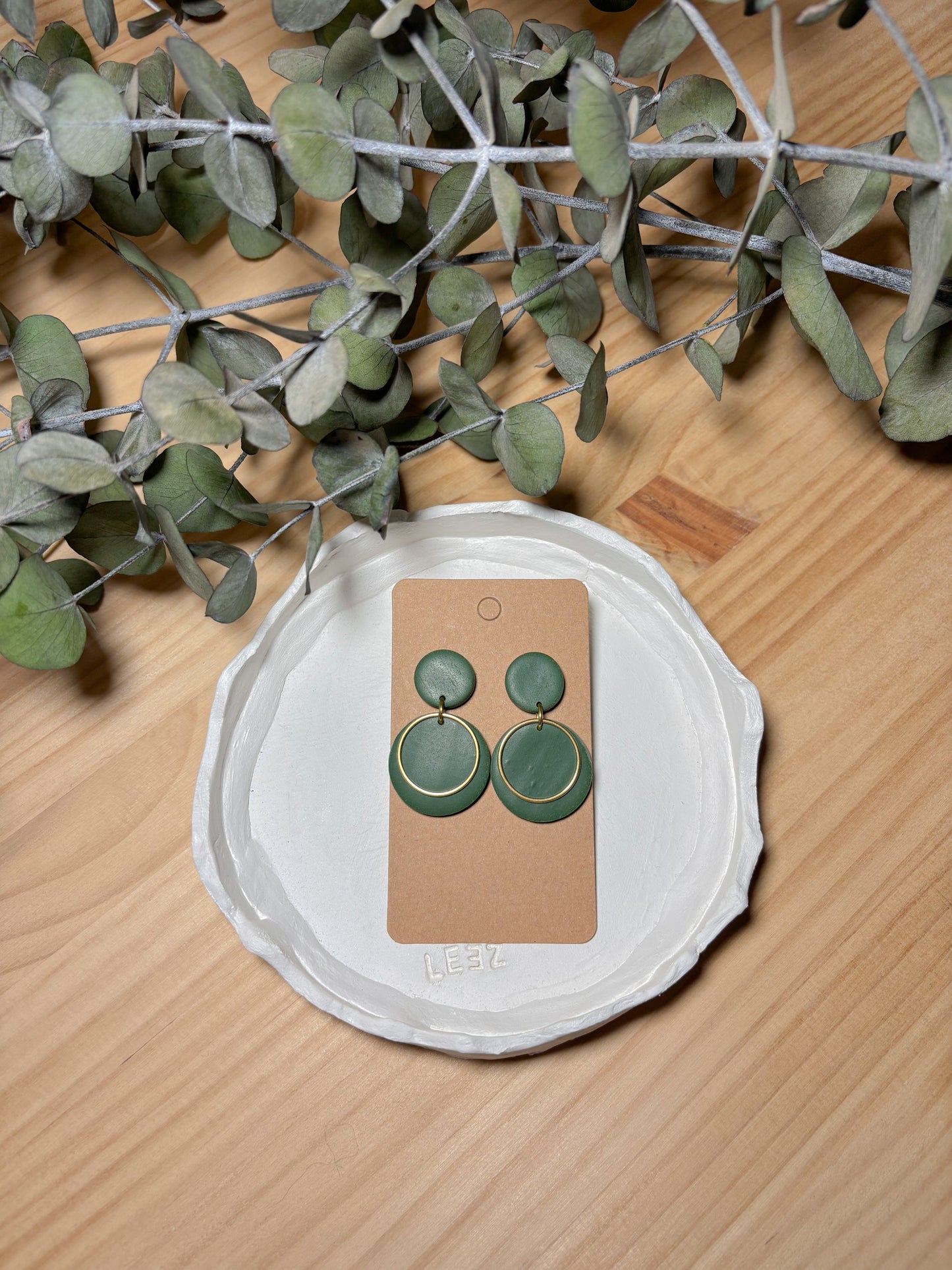 Modelo 1 - Verde oliva y dorado